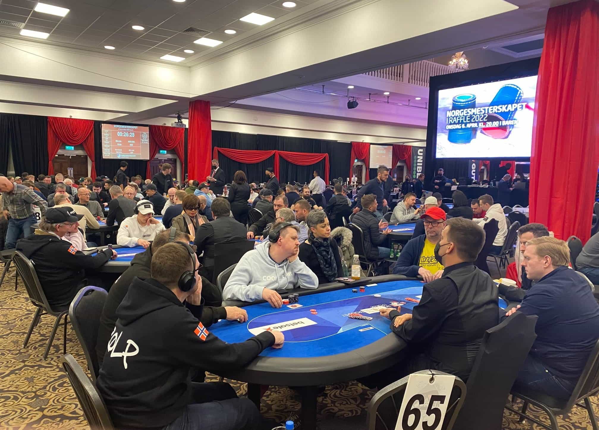 Busy poker tables at the 2022 Norwegian Poker Festival.